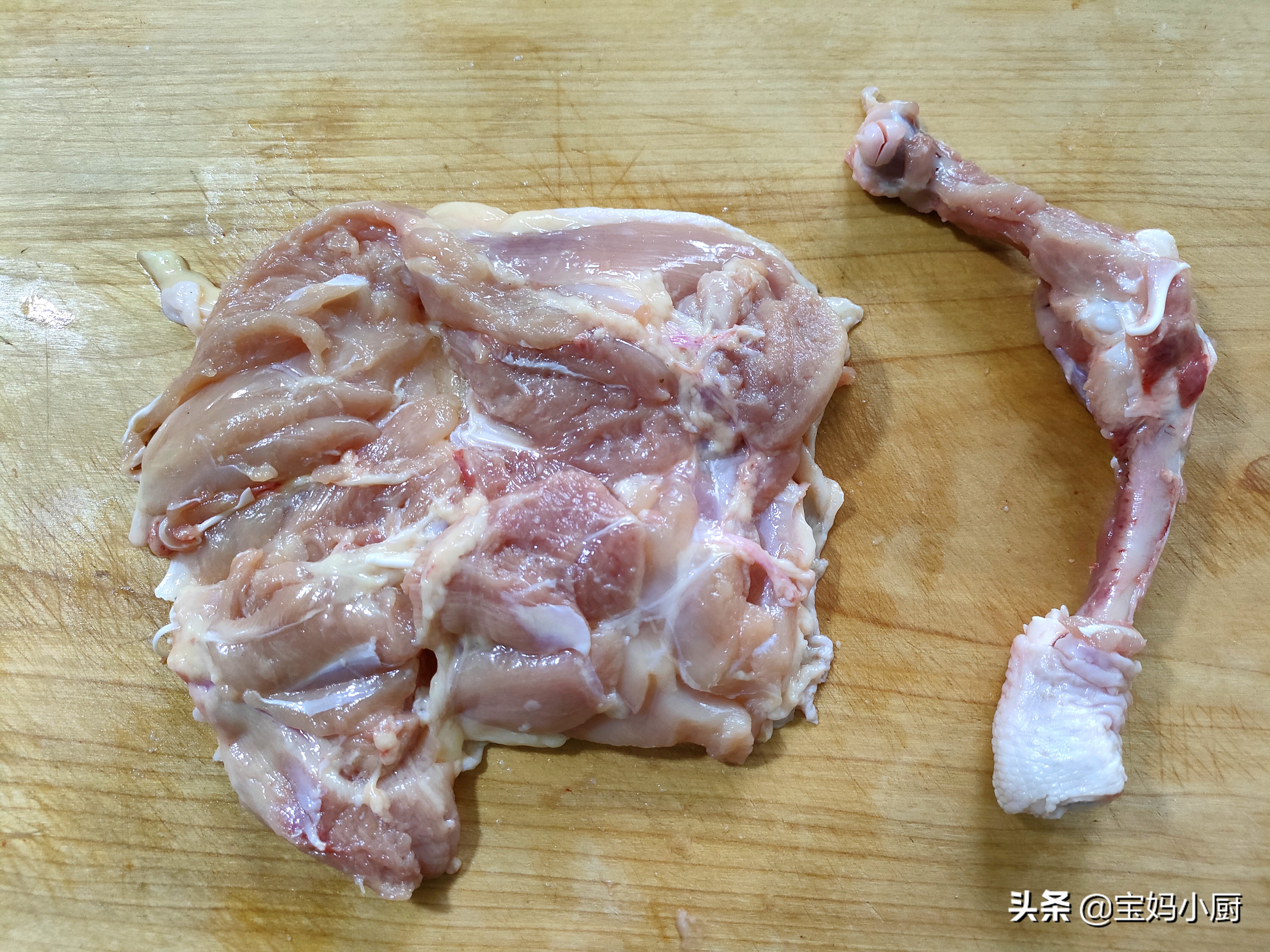 秋季转凉最爱鸡腿饭，用一汁成菜草本酱汁，3分钟入味，肉嫩多汁