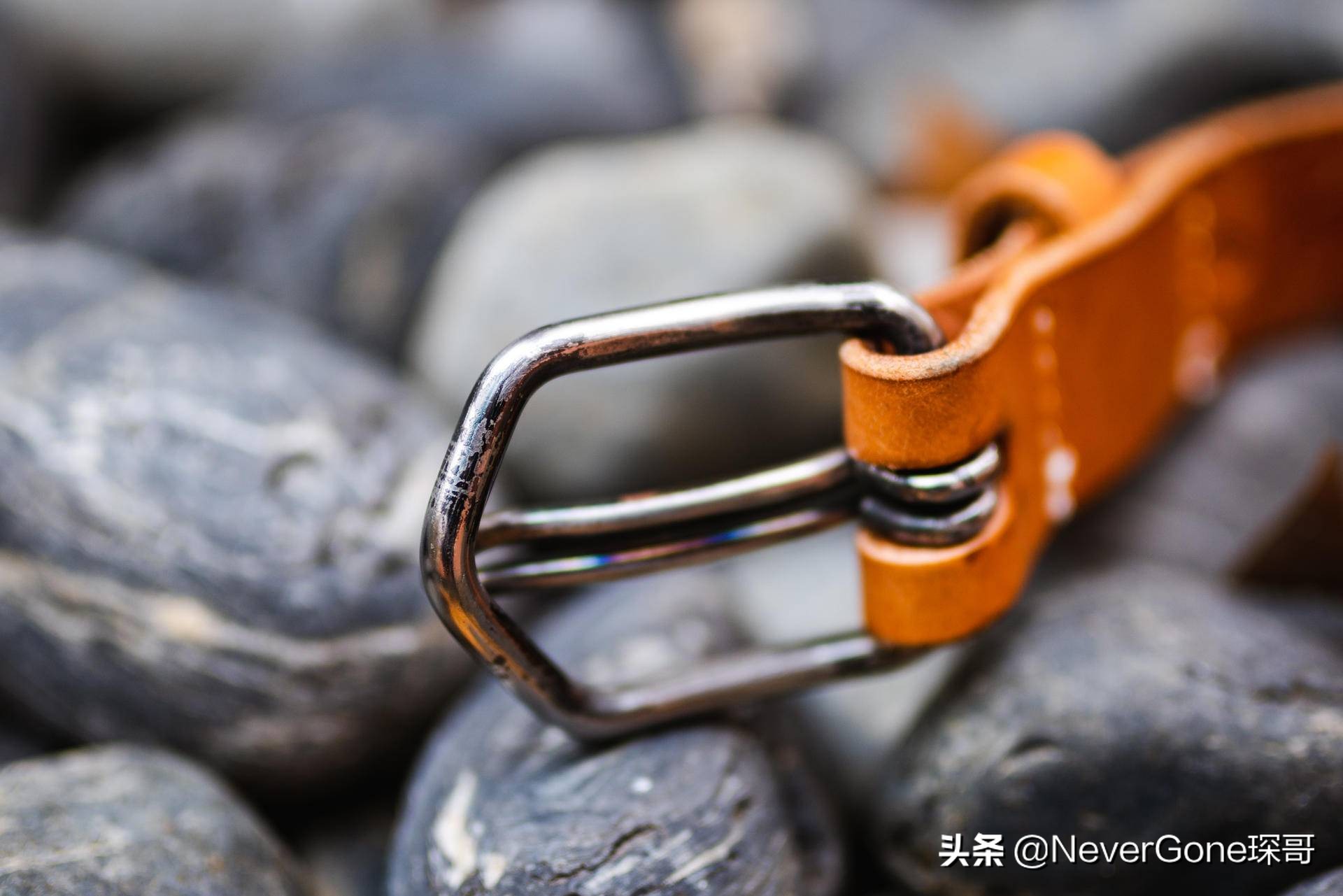 看看皮带扣？Companion Denim赫尔曼橡树植鞣腰带