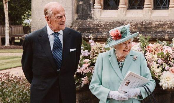 突发！英国女王丈夫菲利普亲王去世！女王悲痛告别...