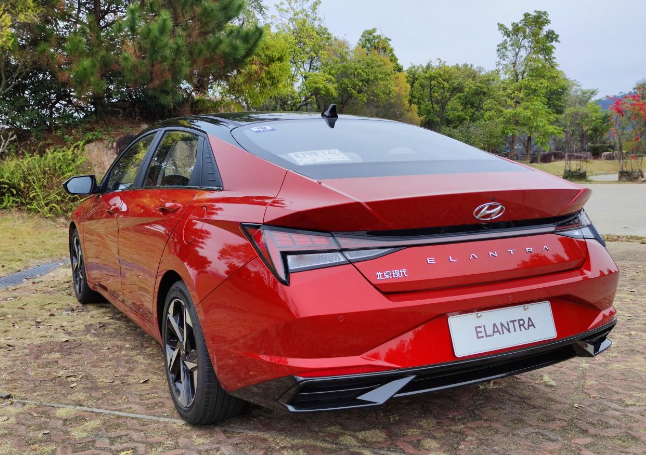 新款伊兰特怎么样，颜值在线，1.4T动力不错