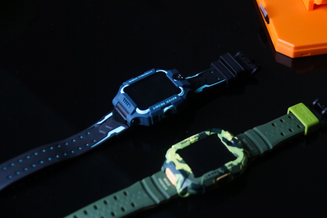 儿童电话手表两大巅峰力作比拼？王者之师，火力全开