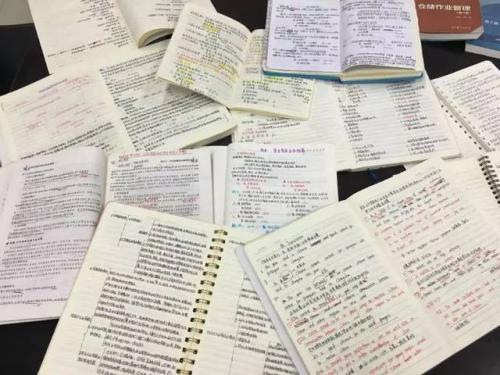 初一成绩平平，中考成绩排第一名，自述：不放弃1点、常做2件事