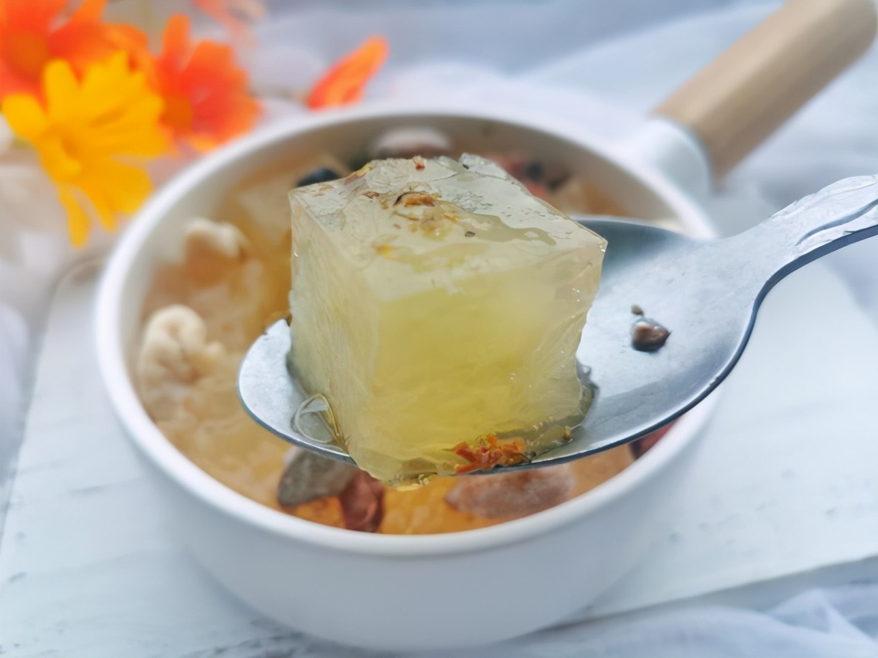 五月，少吃牛羊肉多吃銀耳，5種做法換著來，清熱去火好處多