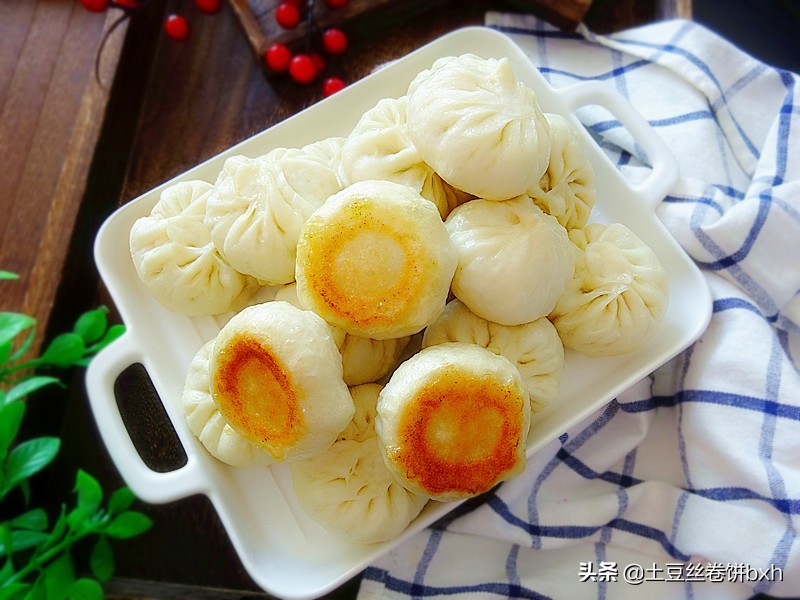 秋天，这馅做包子就水煎，暄软焦脆又营养，几天不吃就馋得慌
