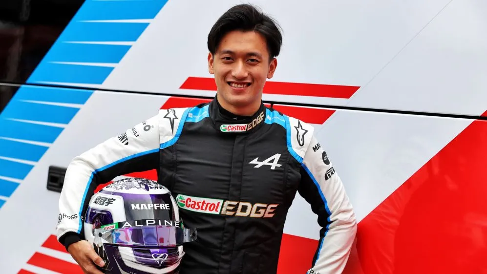 最接近F1的中国车手——周冠宇
