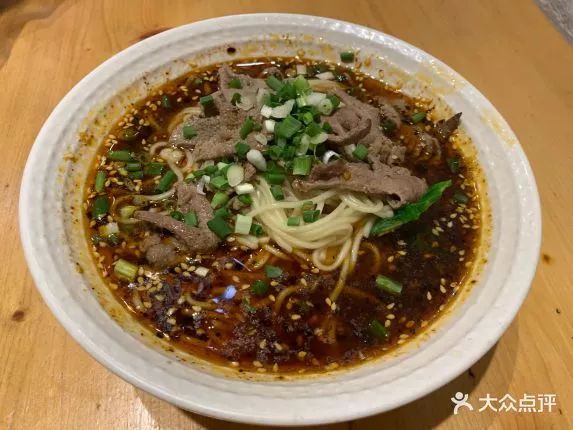 走遍成都的街街角角，终于在“苍蝇馆子”里寻到了美食的江湖味道