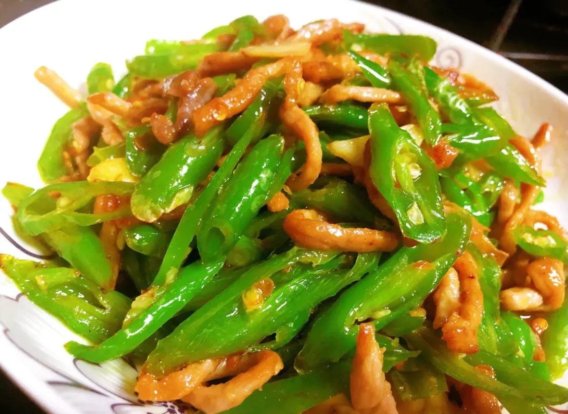 家常菜:青椒炒肉 美食做法 第12张 家常菜:青椒炒肉 美食做法 第12张