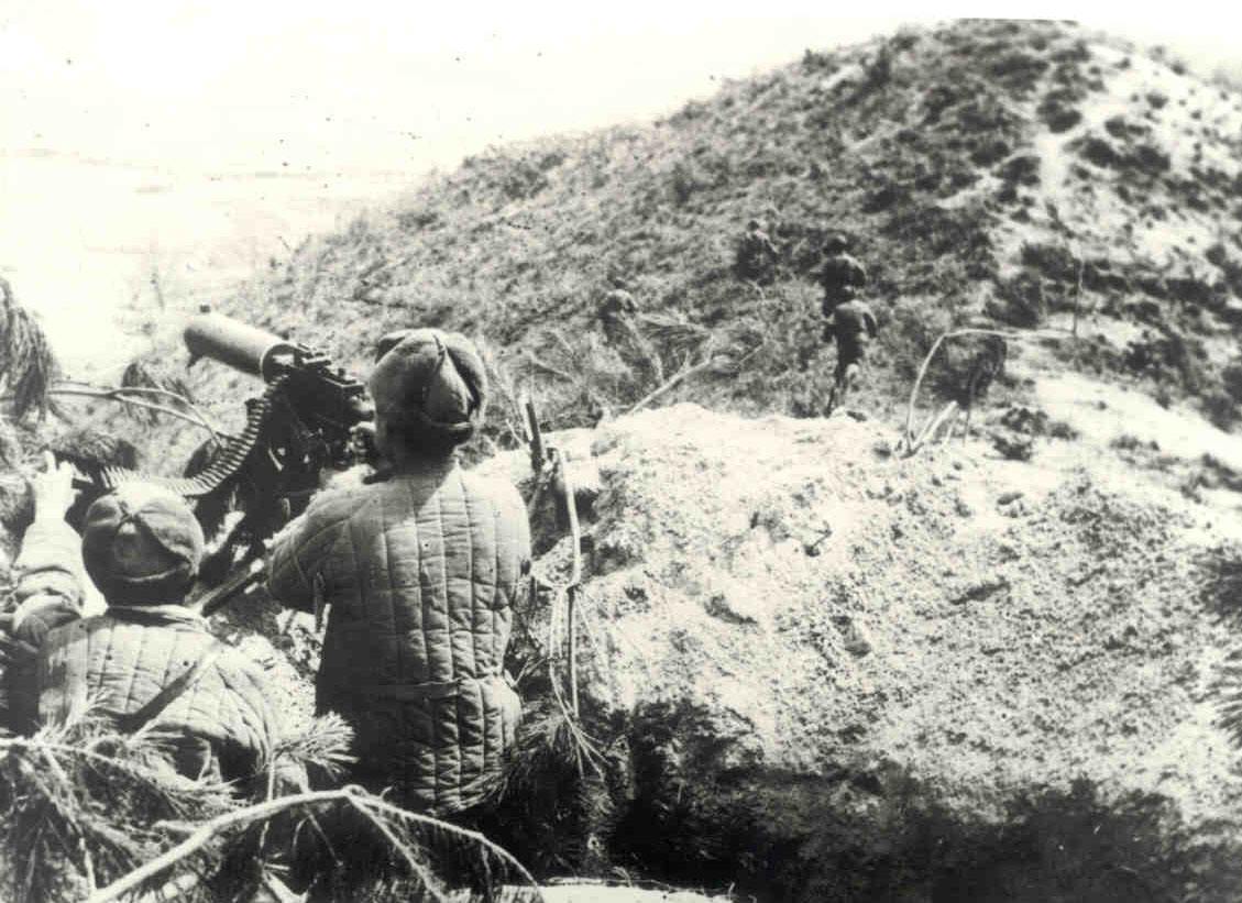 推进两百里，歼敌仅2万，彭德怀猛然识破美军陷