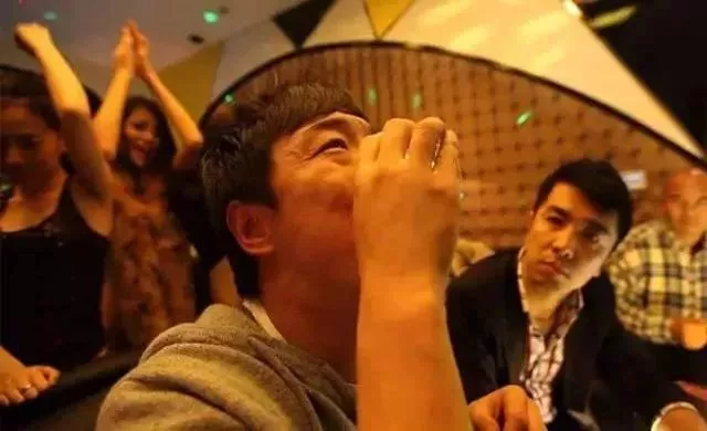 喝酒爽快的人，做人也爽快，值得深交