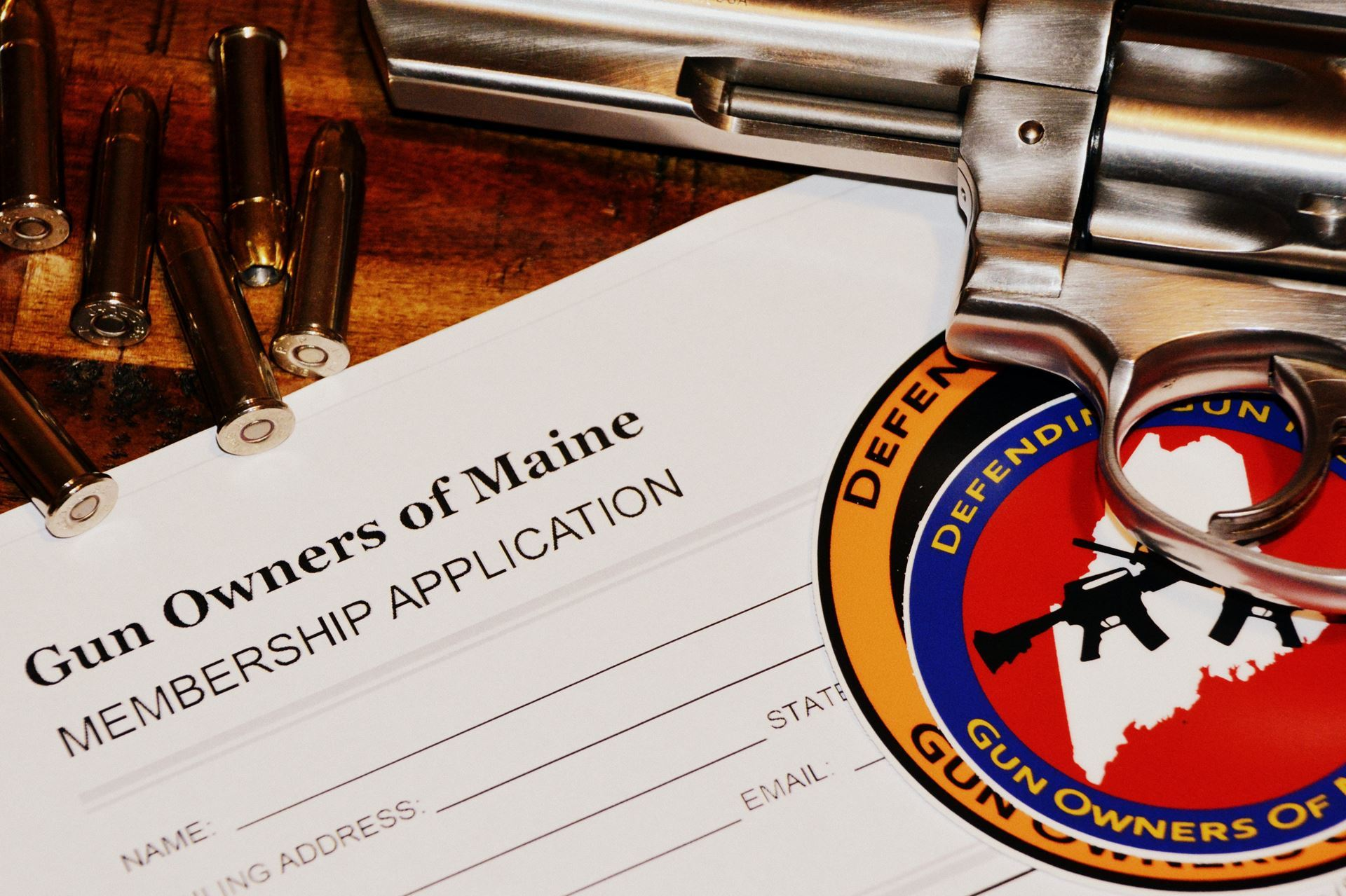 美國疫情全面失控，華人韓國裔買槍自保：美國槍械銷售額再度狂飆