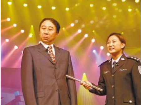 13年前，二人同上春晚，如今賈玲成了老板，那么白凱南哪去了？