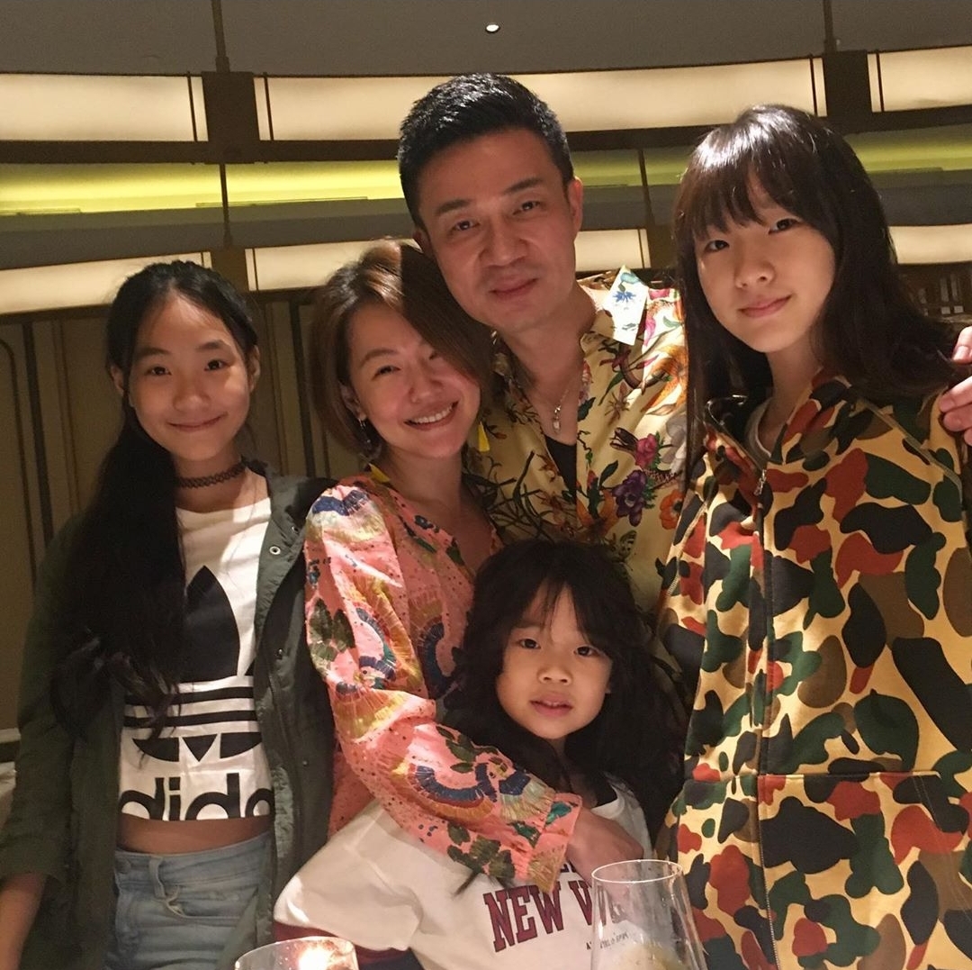 小s稱女兒是她的導師，學會勤洗頭洗澡，曾被大s吐槽頭髮像八寶粥