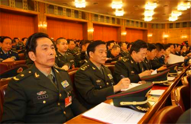 鄧小平百萬裁軍：我來得罪吧，不把這個矛盾交給新的軍委主席