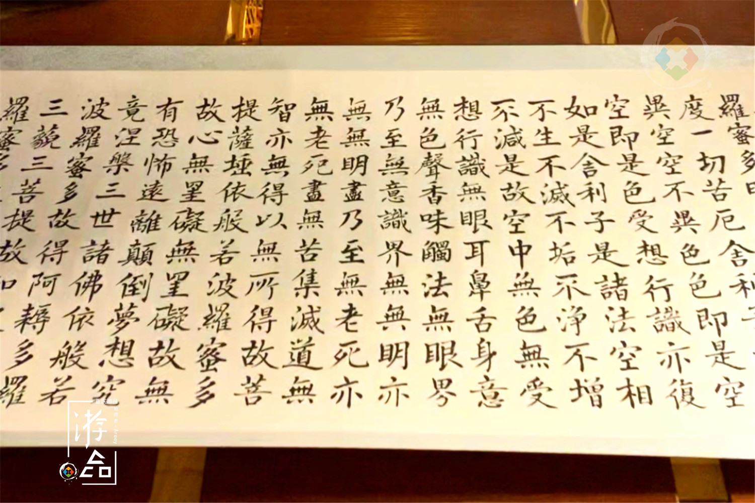 重庆黄金游轮有多豪华？内部一片金碧辉煌，高级自助餐随便吃