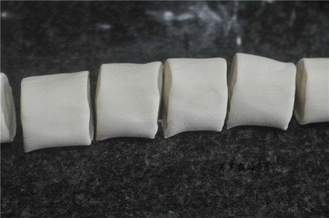 饅頭加點料，個個都是水光肌！ 對皮膚特別好，春天吃它最適合