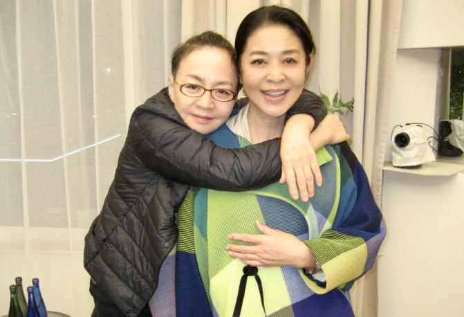 和解|倪萍宋丹丹和解 两个人还在节目中首次相拥