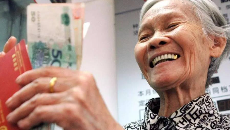 社保没交满15年的人“恭喜”了！新规下，今年起