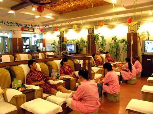 相比酒店，为什么有些人更倾向于在洗浴中心过