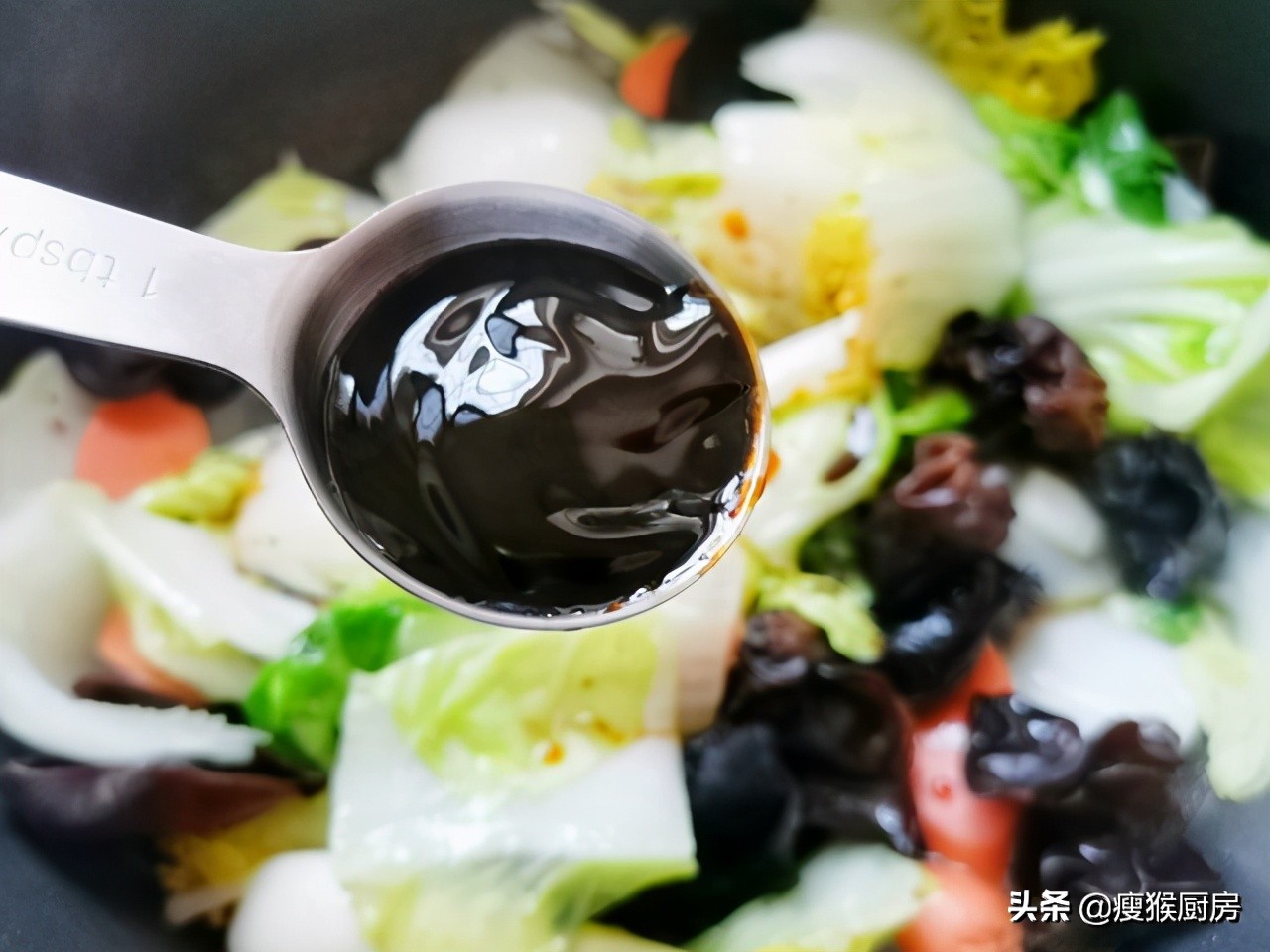 白菜炖豆腐，我家都是这样做，不加一滴水，每次上桌连汤汁都抢光-第8张图片-农百科