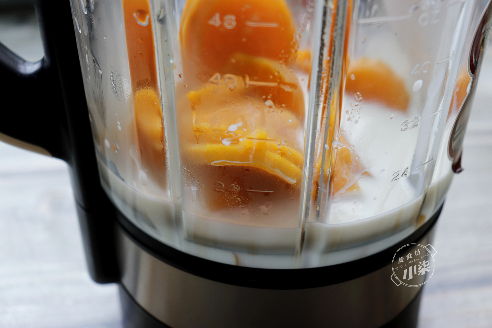 2個紅薯，1碗糯米粉，不烤不油炸，簡單一做，軟糯香甜又多層