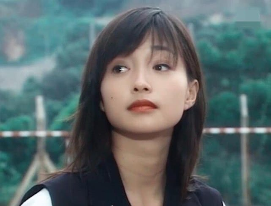 笑容超甜的女星：孙艺珍笑容太暖了，好彩妹笑