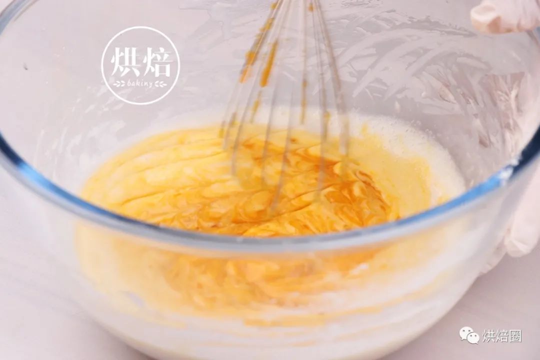 把西米整粒加入到木薯粉中蒸出來的糕好有嚼勁