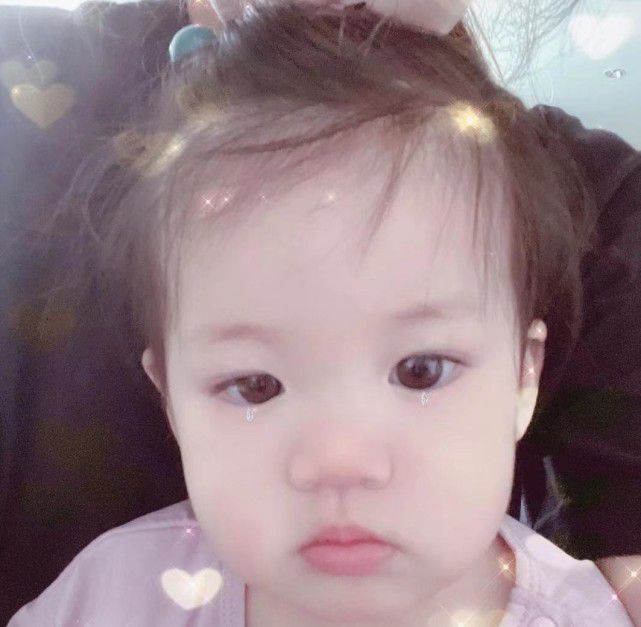 澳门偶遇安以轩一家，夫妻恩爱低调没架子，女儿五官精致超漂亮