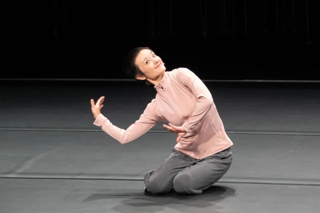 她被老外评为中国最狠的女舞者，10年来把身体玩到极致