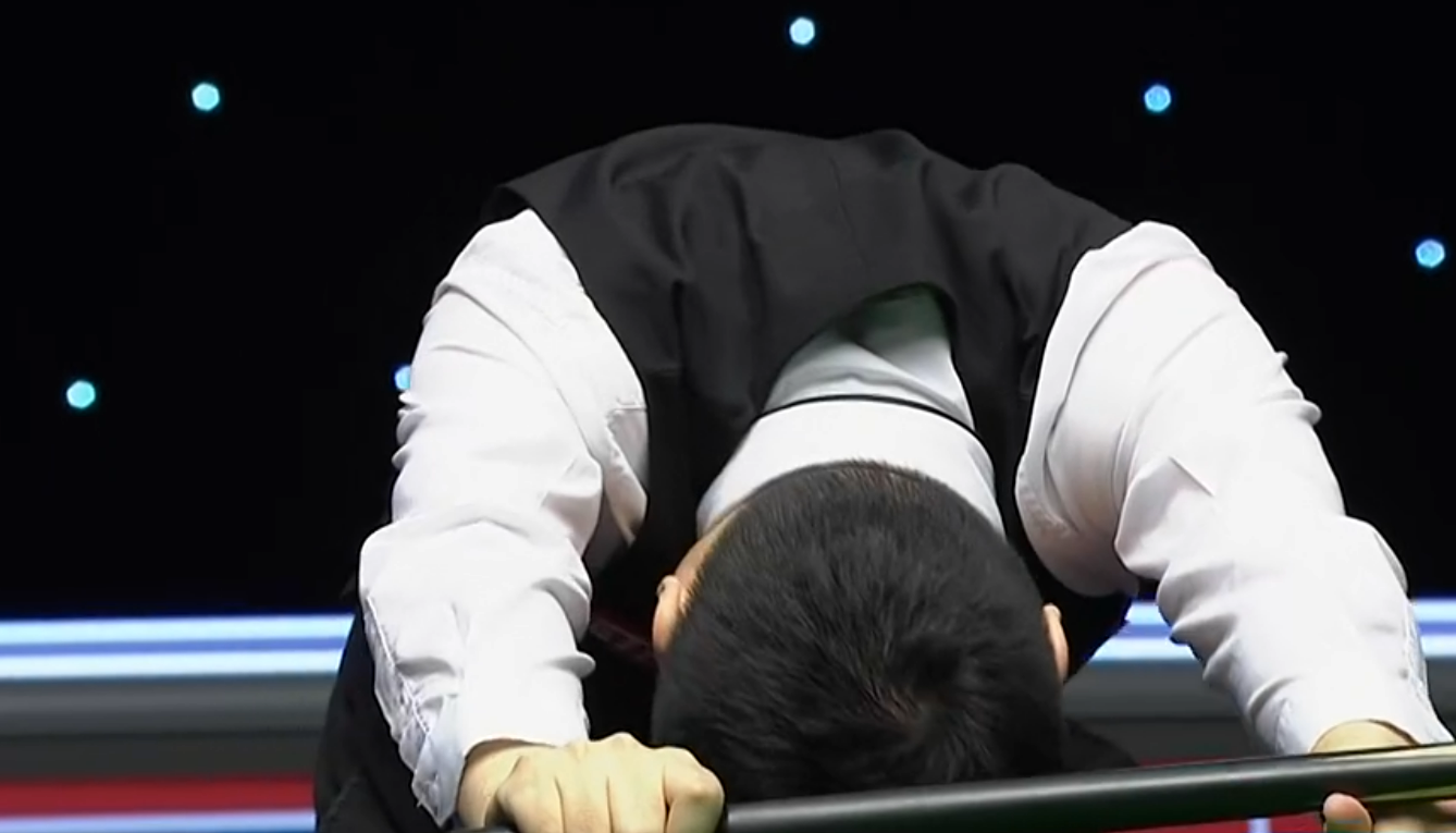 Ding Junhui 5-3 is banner collapse dish! After throwing 3 innings repeatedly, lower his head acedia, article of Ao Sha benefit sets upright thumb