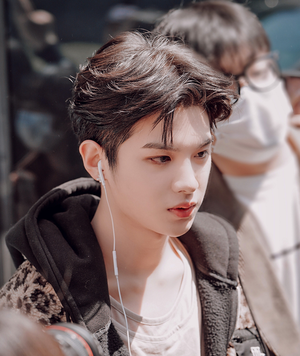 Ultimate male group gets up according to, deng Lun is experienced, gu Nailiang is handsome, see Huang Minghao: Changed an individual