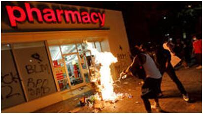 特朗普警告动用军队，美特殊装甲炮驱赶示威者，大量民众听力受损