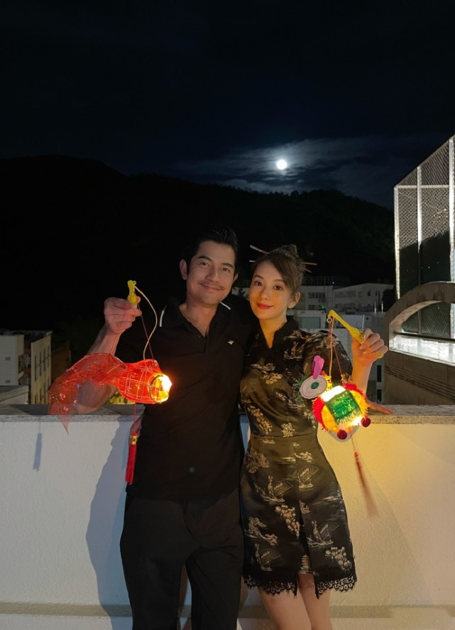 宠妻狂魔！郭富城陪老婆逛街，方媛晒夫妻俩与猫咪合照大秀恩爱