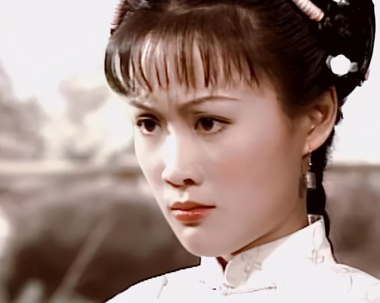 新《鹿鼎记》陈圆圆上线，演员脸肿身材发福，又成历届最差一版