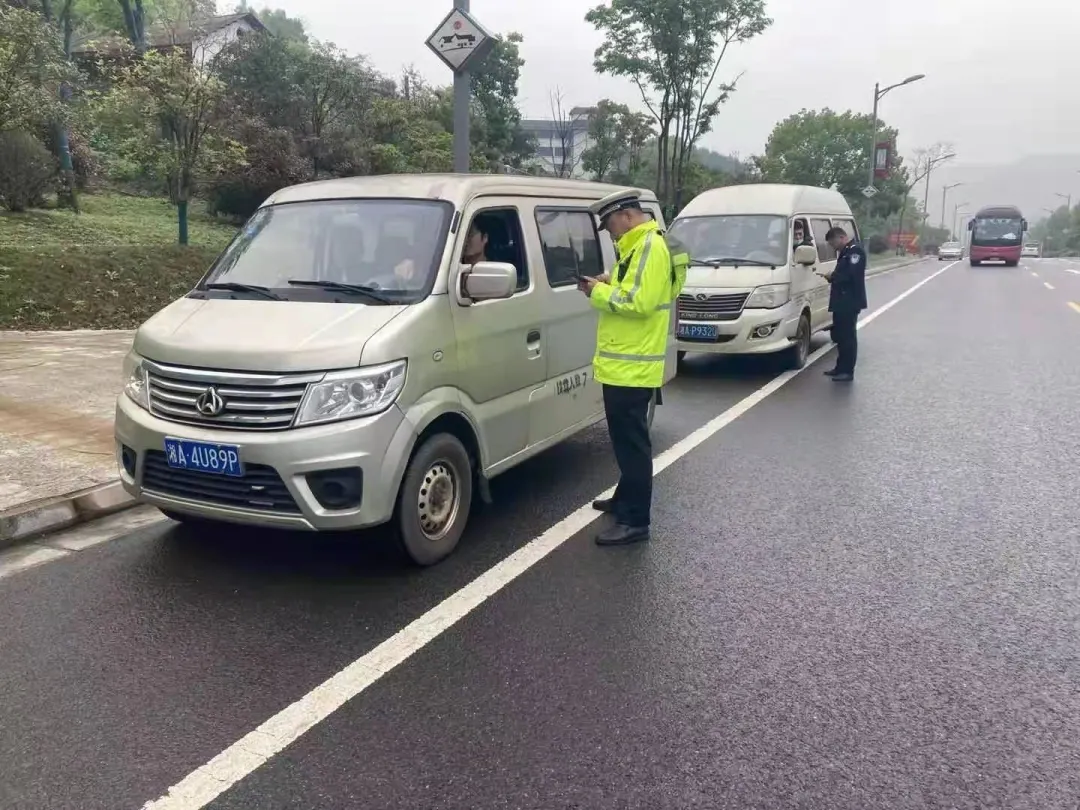 「我为群众办实事」韶山公安交警常态化整治交通顽瘴痼疾
