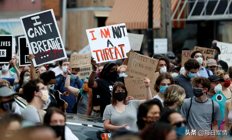 打砸抢烧乱成一锅粥，老美还四处秀肌肉！真的