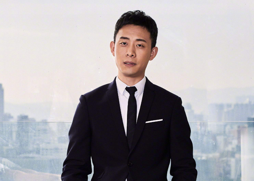 守护植物人初恋10年，却这样对待家里佣人，张译