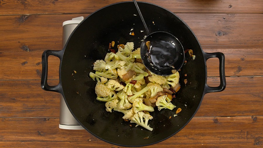 做干锅花菜时到底要不要加水？很多人都做错了，难怪不好吃