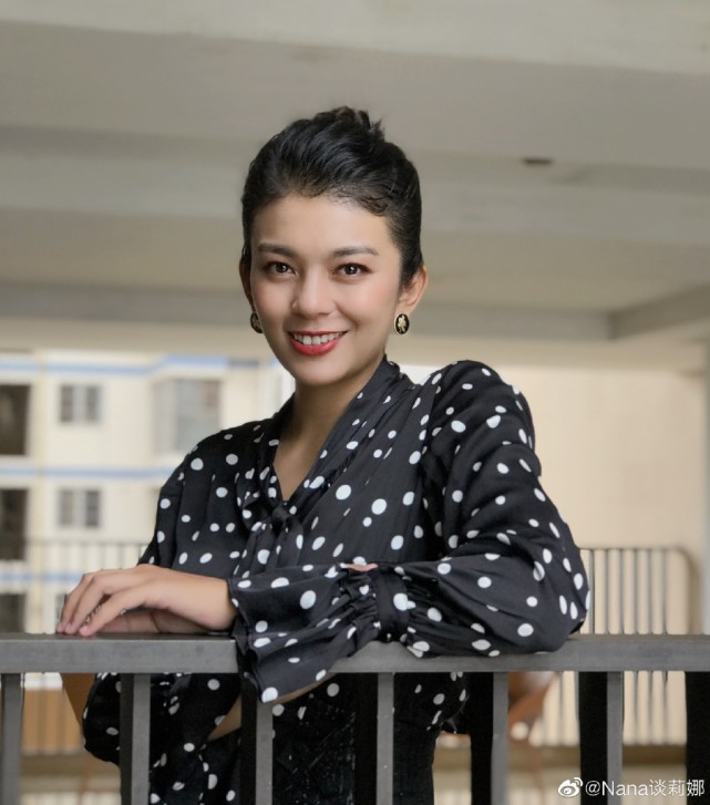 谈莉娜方回应穿的衣服是假货甩锅造型师也太假了