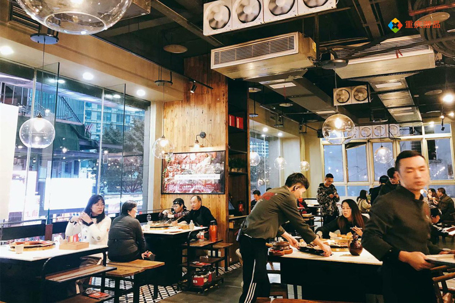 重庆旅行攻略火锅篇：本地人爱吃的10家店铺，一个人来也可以