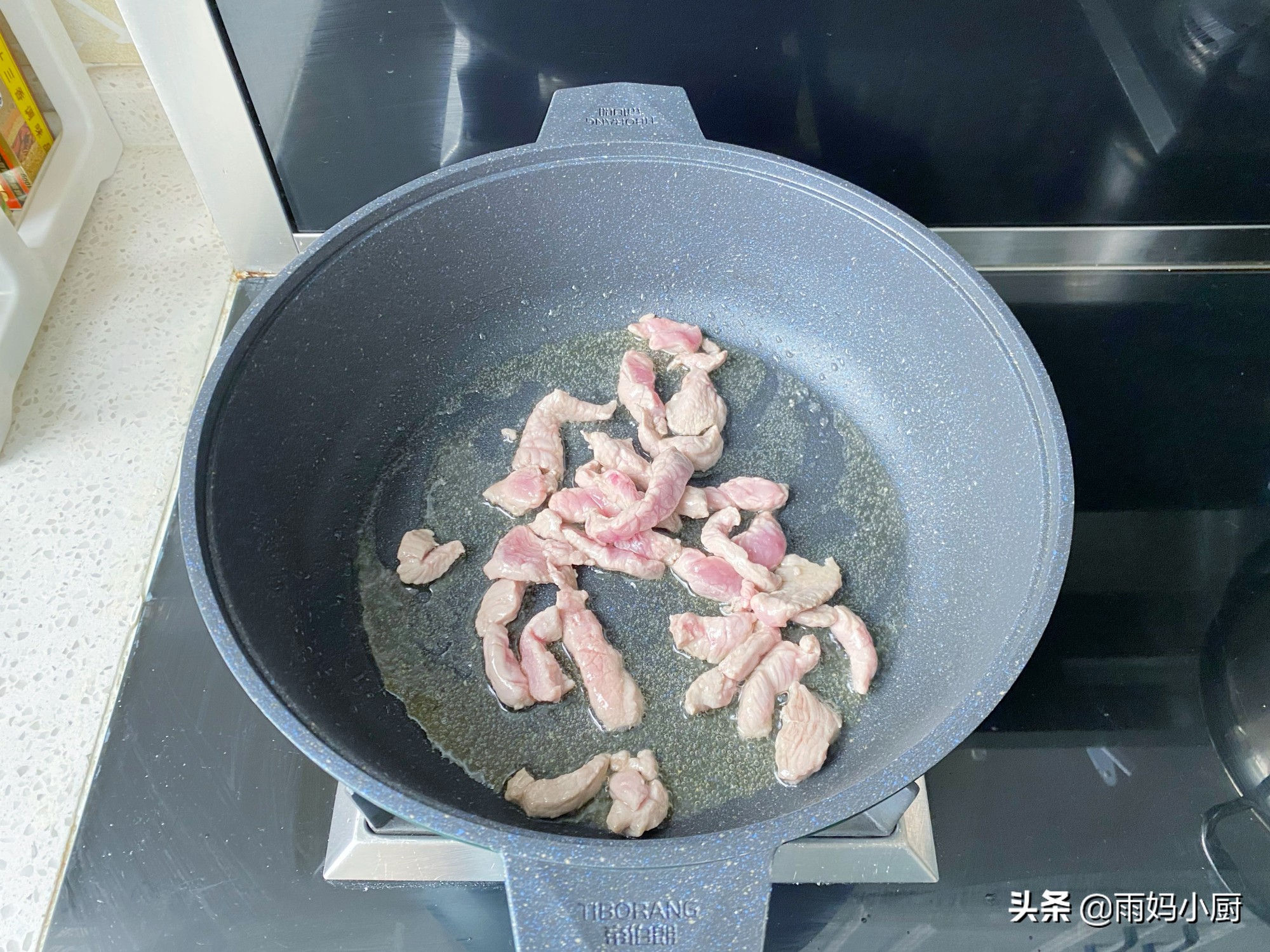 包菜炒肉最家常快手的做法，醬香美味又下飯，上桌一掃而光
