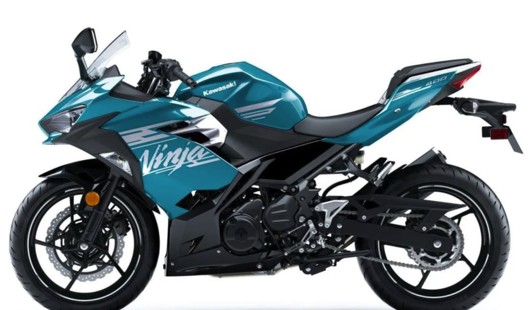 川崎向本土发布2021款Ninja 400，新增天空蓝花色