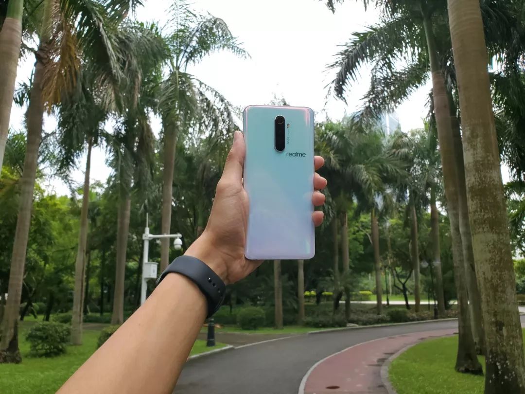 来回首发realme X2 Pro上手测评：这性价比小米要凉凉