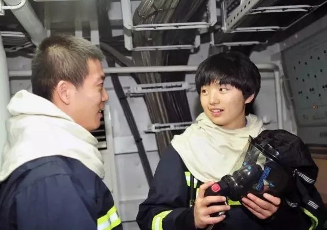 全国人大代表张明珠：辽宁舰第一批女舰员，在