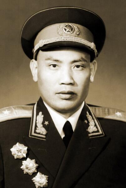 父亲是河南开国将军，儿子是中将，可最厉害却是孩子的母亲