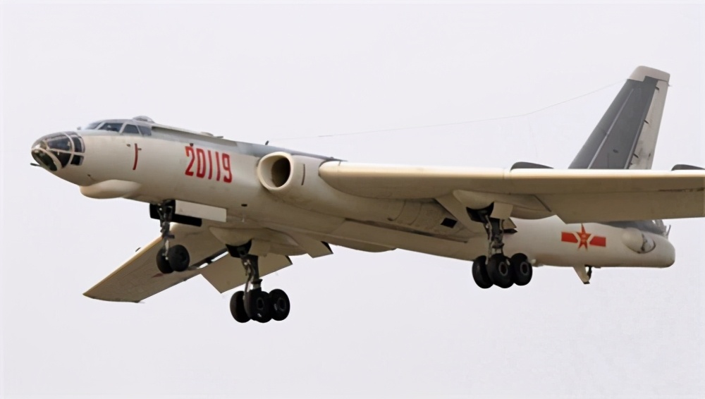 1971�꣬161�ַɻ�׹���½���500��ר���о�3���£��ɹ��������