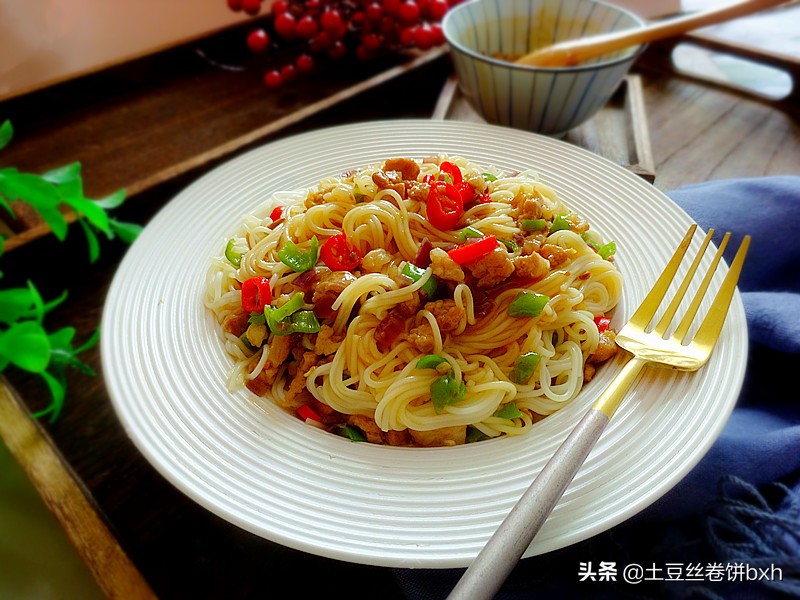 没胃口，那就做这面试试，掌握一个小窍门，好吃停不下筷