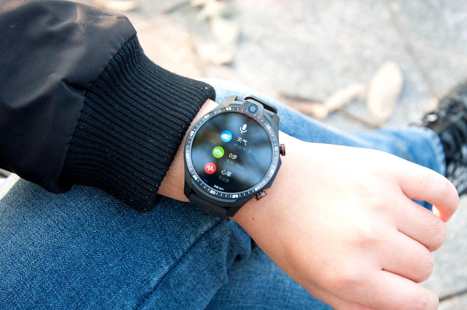 Jeep黑骑士智能手表：高清双摄独立通话，自带64G超大空间