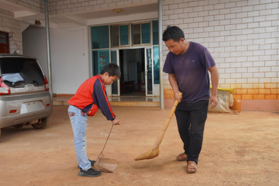 红河州建水县：小手拉大手 人居环境向前走