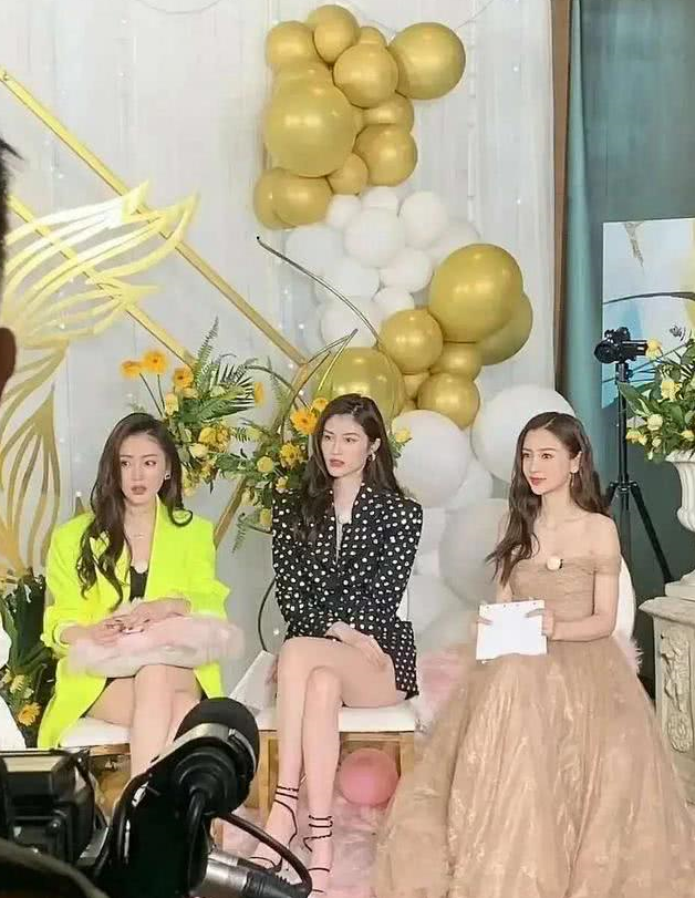 Baby是多怕输！录综艺穿高定礼服比红毯还隆重，