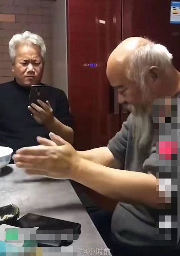 66岁李琦罕曝近况！不顾糖尿病大吃肘子肉，嗜酒如命家中堆满缸